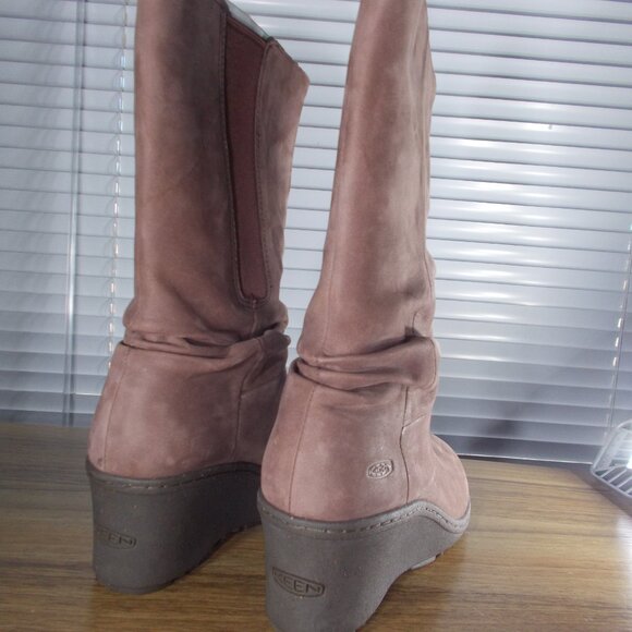 Keen 1007694 Akita Leather Mid Calf Wedge Chelsea Boots Women's 7.5 - Picture 3 of 5